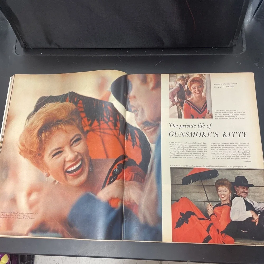 1958 NOVEMBER 25 LOOK MAGAZINE - RUSSIA'S TWO FACESCOVER - Gunsmoke Kitty